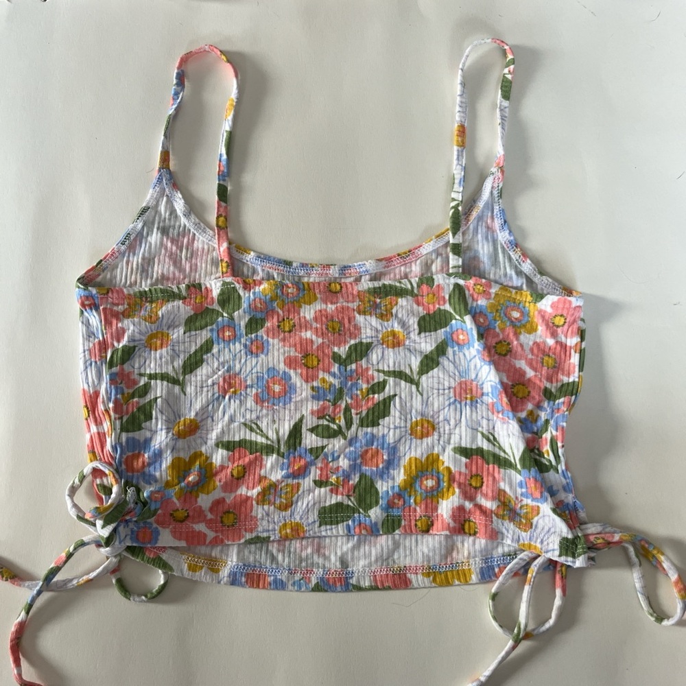 Floral Ribbed Crop Top - Picture 3 of 3